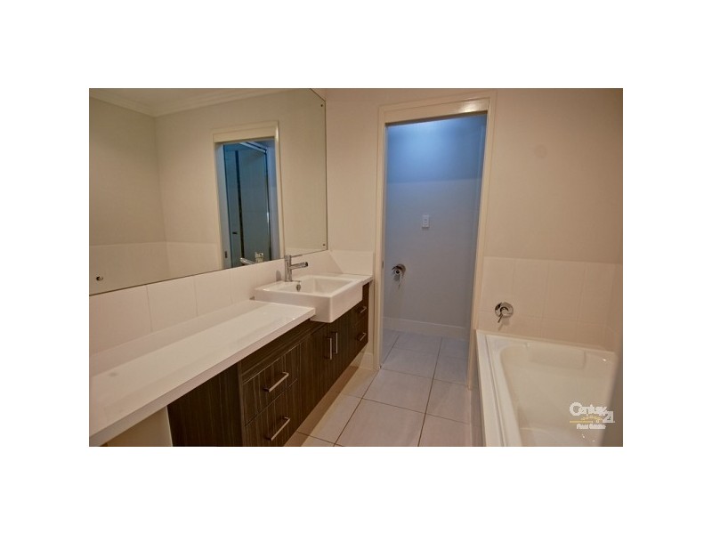 10/20-24 Mooney Cres, Emerald QLD 4720