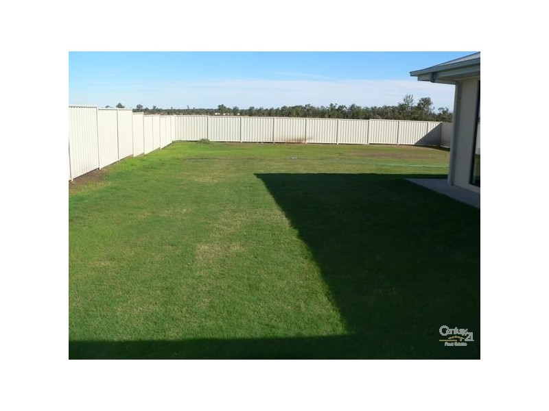 3 baird, Emerald QLD 4720