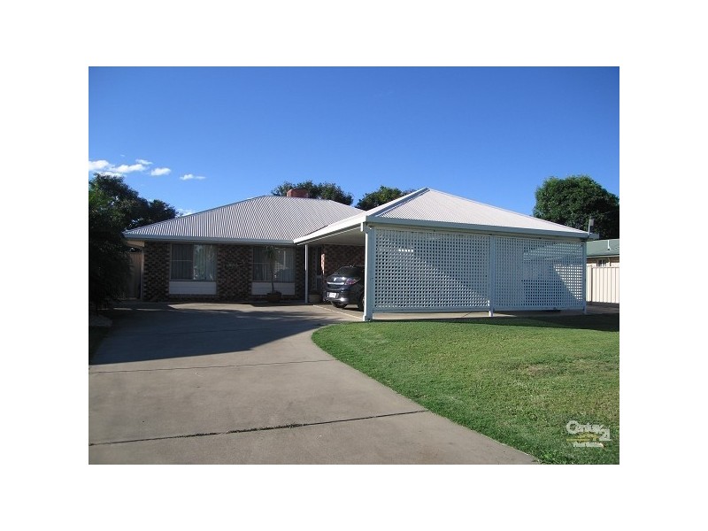 32 Jacqueline Drive, Emerald QLD 4720