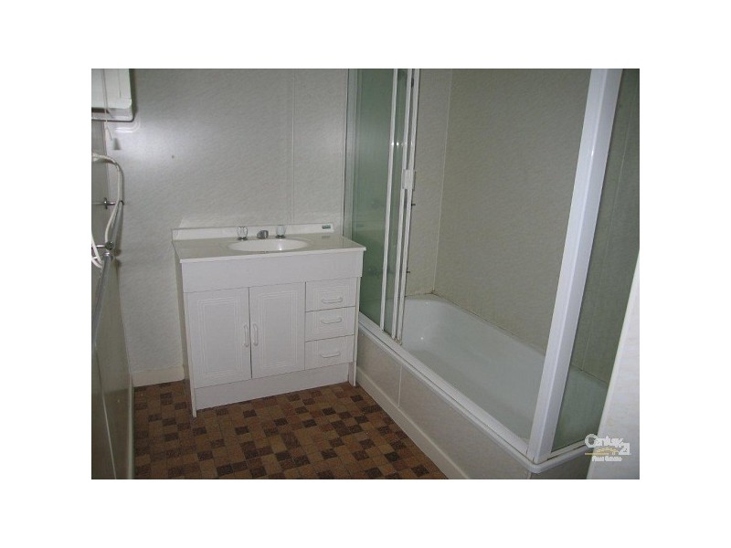 28 Moody Street, Emerald QLD 4720