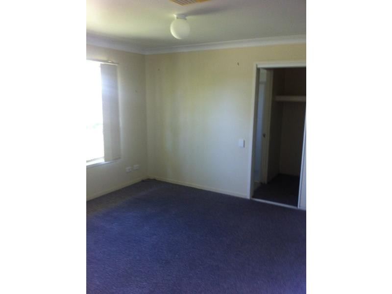 20 Jacqueline Drive, Emerald QLD 4720