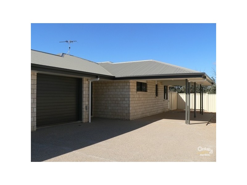 U2/17 Lakeside Drive, Emerald QLD 4720