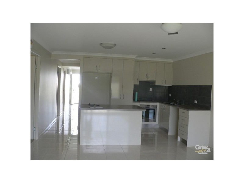 1/11 Lakeside Drive, Emerald QLD 4720