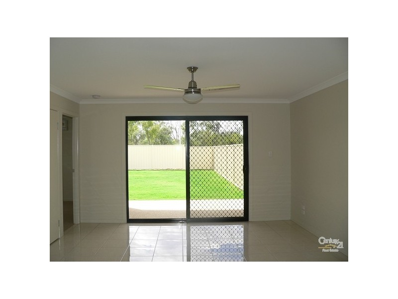 1/11 Lakeside Drive, Emerald QLD 4720