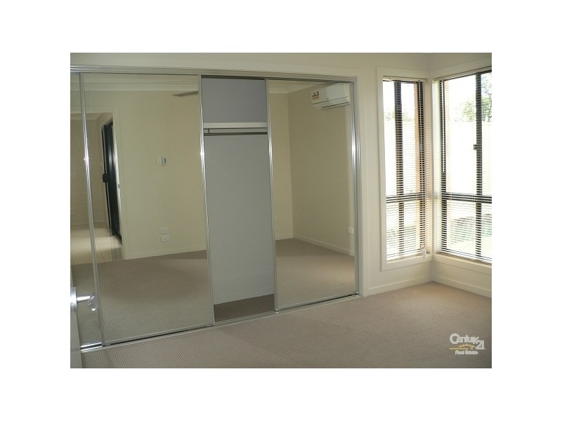 1/11 Lakeside Drive, Emerald QLD 4720