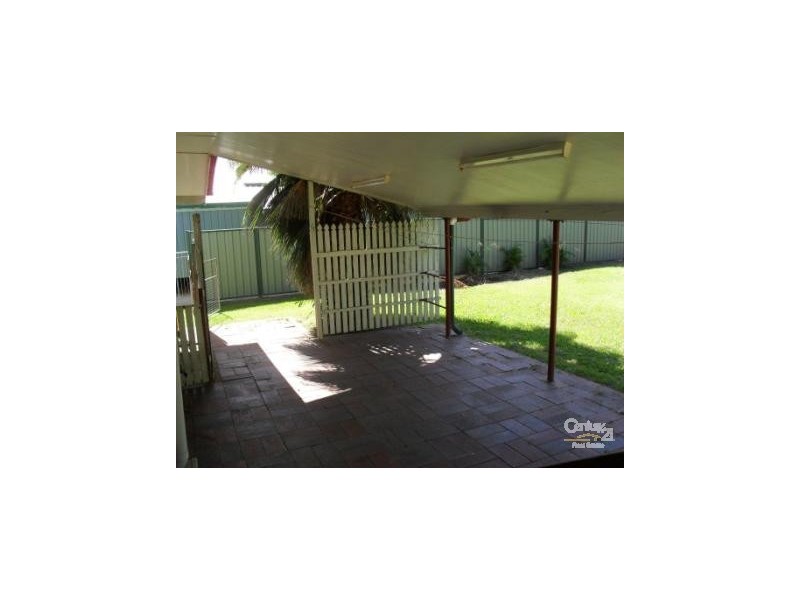 11 Bendee Cr, Blackwater QLD 4717