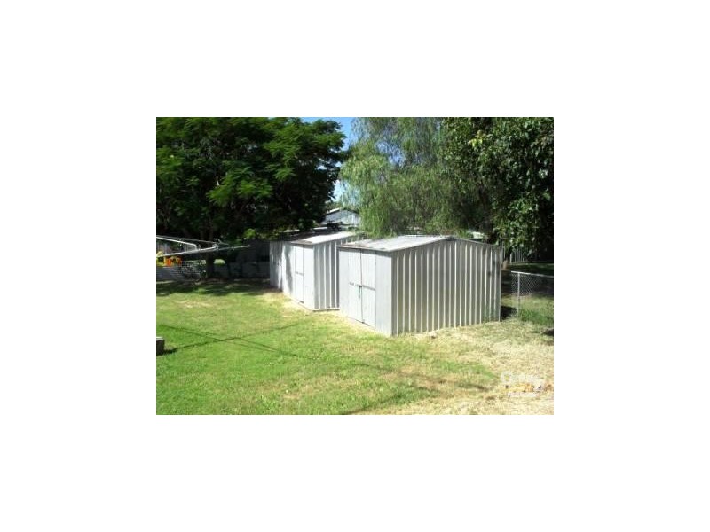 11 Bendee Cr, Blackwater QLD 4717