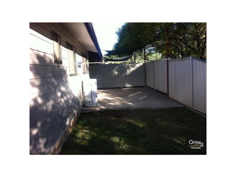 2/47 Baker Street, Emerald QLD 4720