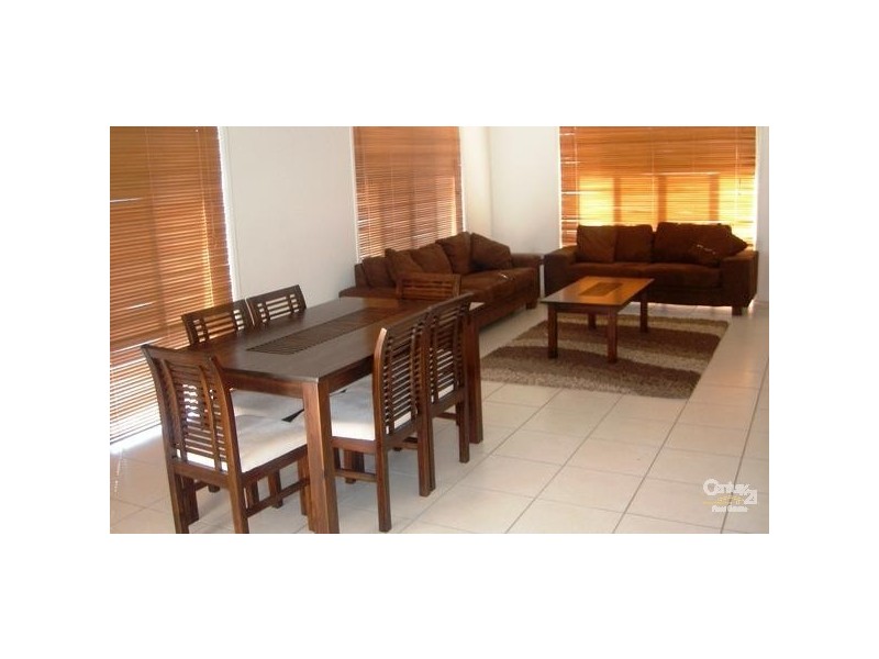 18 Mayfair Drive, Emerald QLD 4720