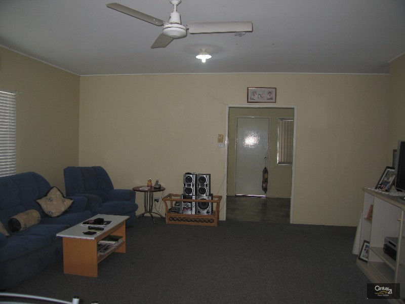 3 Hereford Place, Emerald QLD 4720