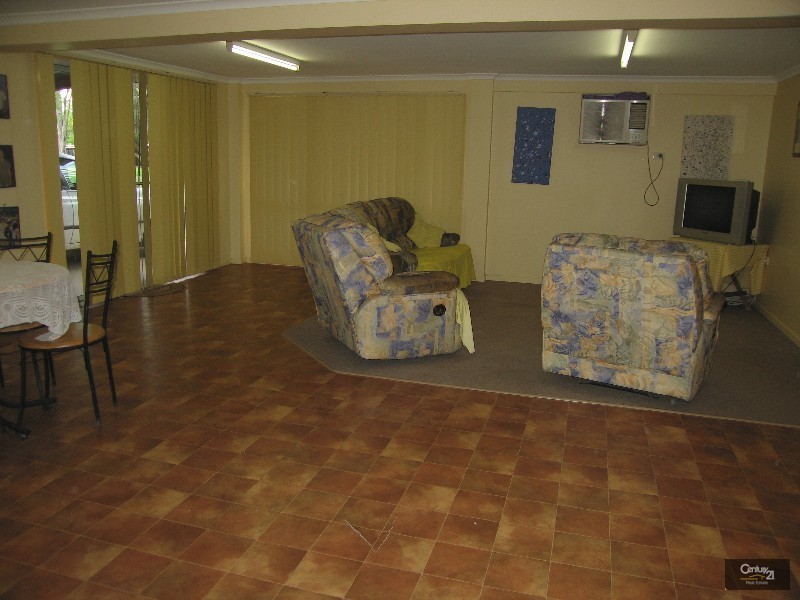 3 Hereford Place, Emerald QLD 4720