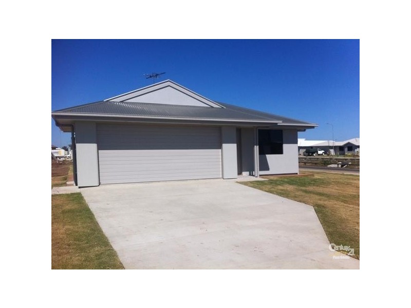 2 Easton Street, Emerald QLD 4720