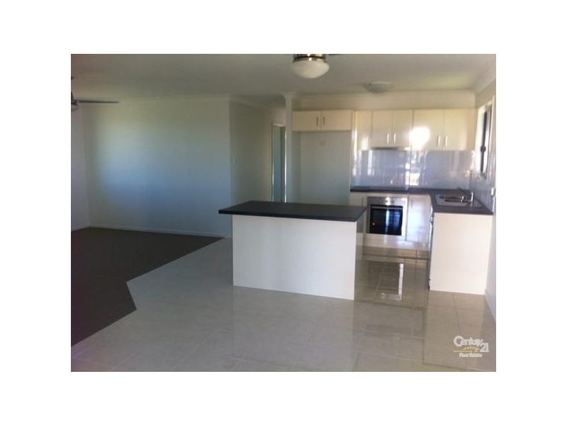 2 Easton Street, Emerald QLD 4720