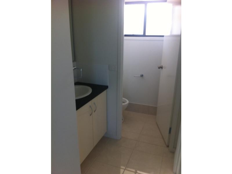 2 Easton Street, Emerald QLD 4720