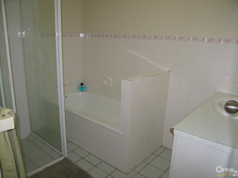 3/126 Opal Street, Emerald QLD 4720