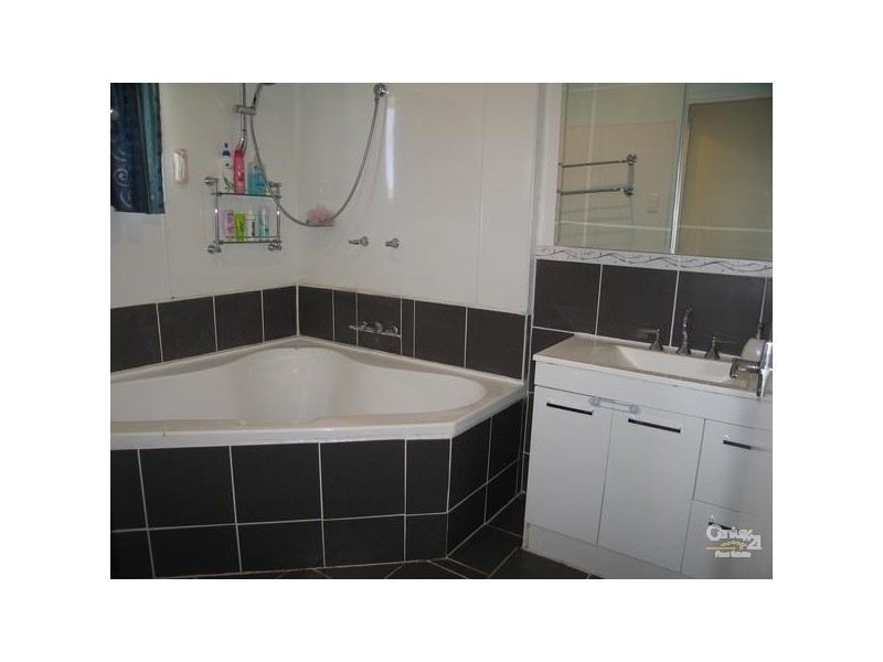 13 Blackbutt, Blackwater QLD 4717