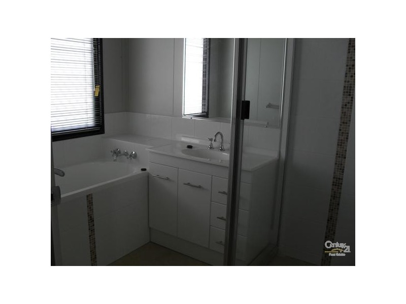 20 Deacon Drive, Blackwater QLD 4717