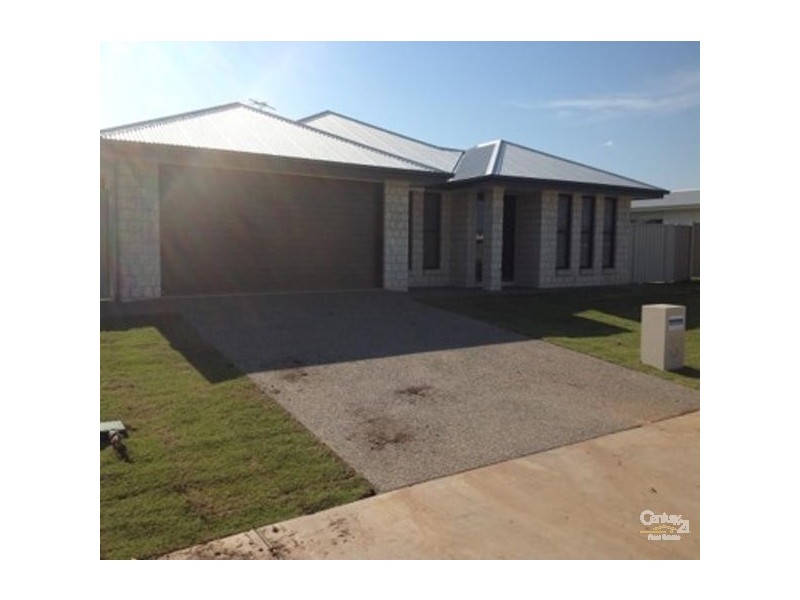 3 Lauren Drive, Emerald QLD 4720