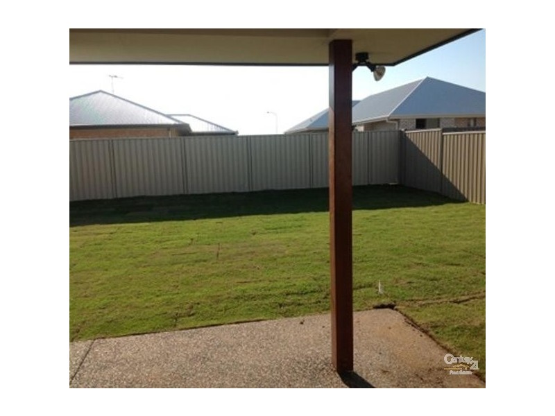 3 Lauren Drive, Emerald QLD 4720