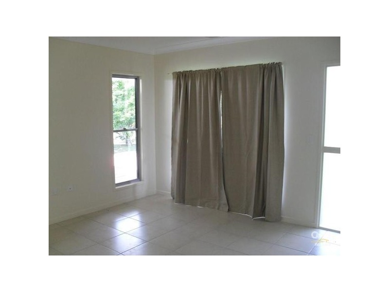 10 Bean Street, Blackwater QLD 4717