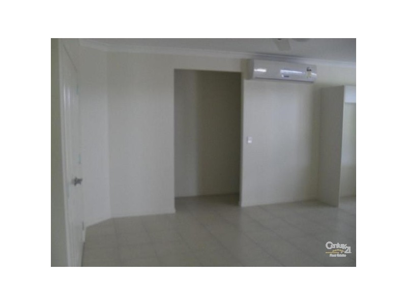 10 Bean Street, Blackwater QLD 4717