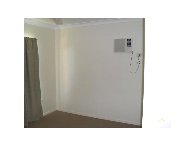 10 Bean Street, Blackwater QLD 4717