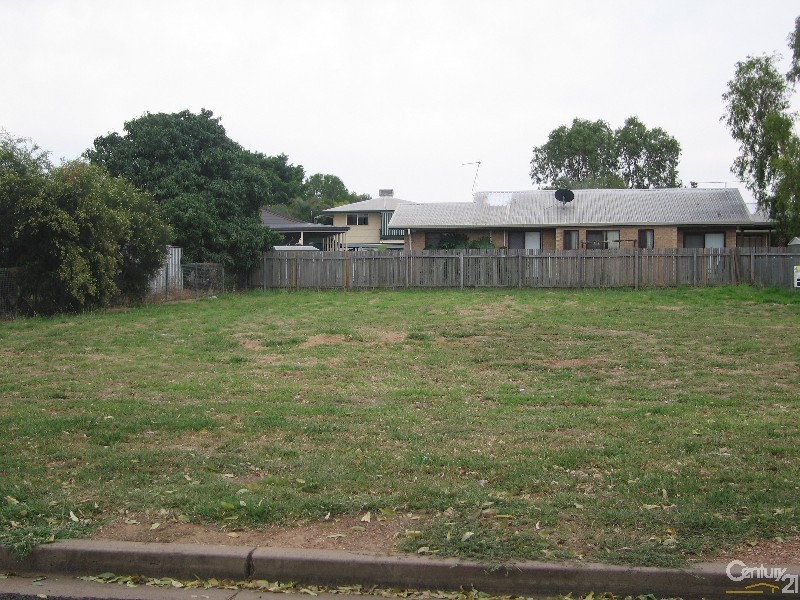 15 Colleen Avenue, Emerald QLD 4720