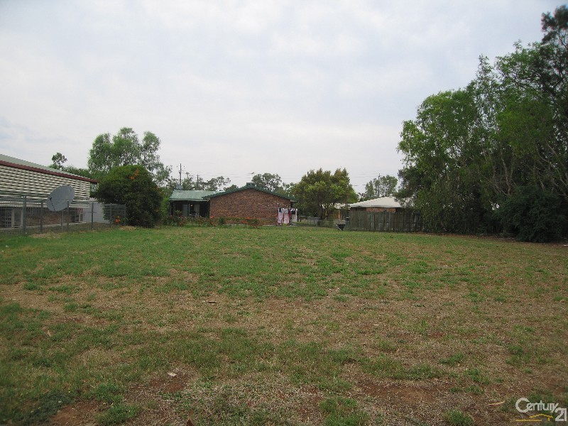 7 Gallagher Place, Emerald QLD 4720