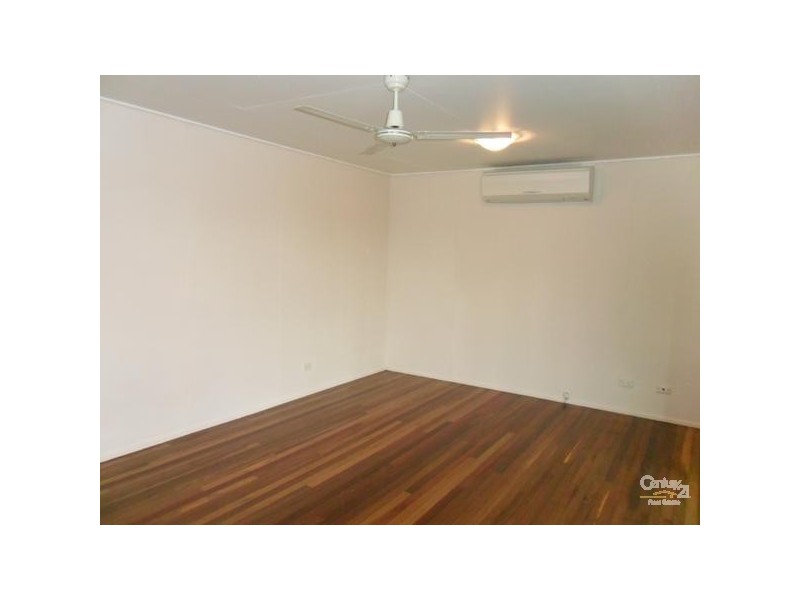 8  Bredhauer Street, Blackwater QLD 4717