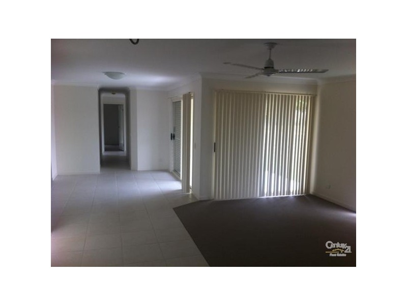 1/22 Scotts Peak Dr, Capella QLD 4723