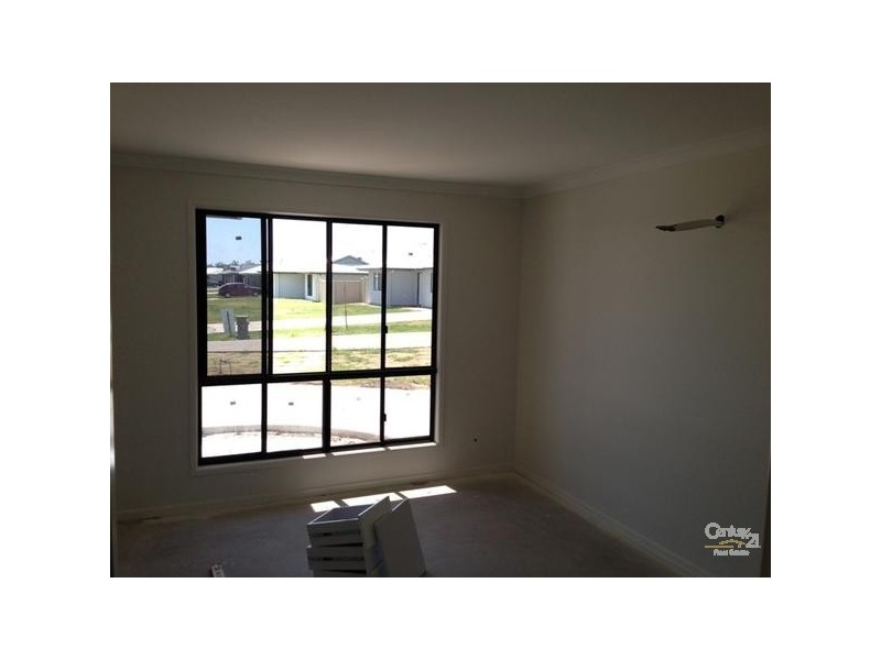 2/15 Singleton Street, Emerald QLD 4720