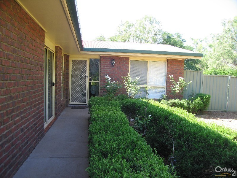 15 Egan Street, Emerald QLD 4720
