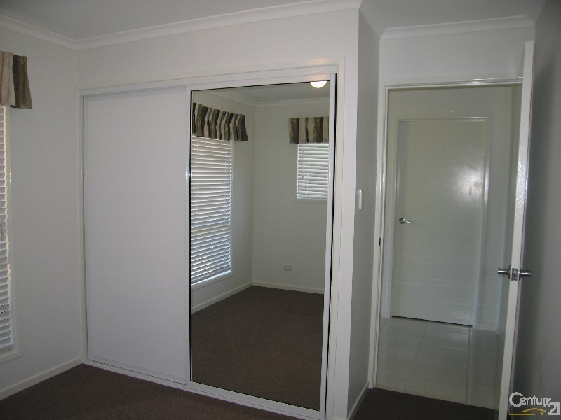 15 Egan Street, Emerald QLD 4720