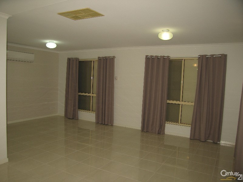 15 Egan Street, Emerald QLD 4720