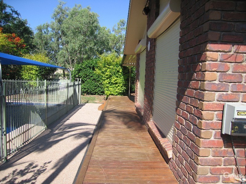 15 Egan Street, Emerald QLD 4720