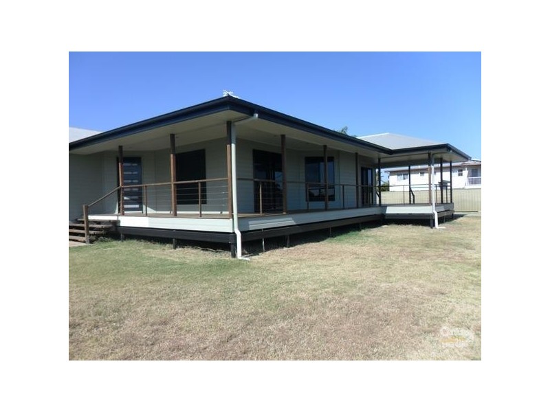 32 Pandanus Street, Blackwater QLD 4717