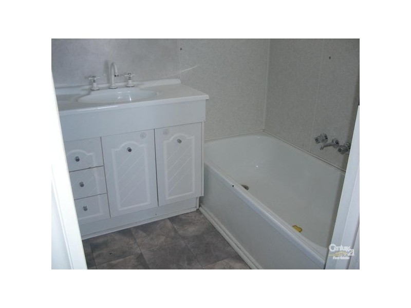 62 Stower Street, Blackwater QLD 4717