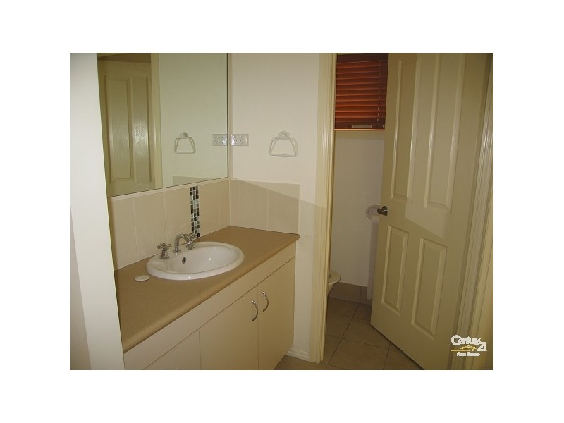 5 Oliffe Street, Blackwater QLD 4717