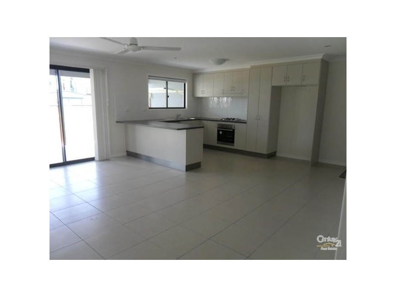 2/16 Bauman Way, Blackwater QLD 4717