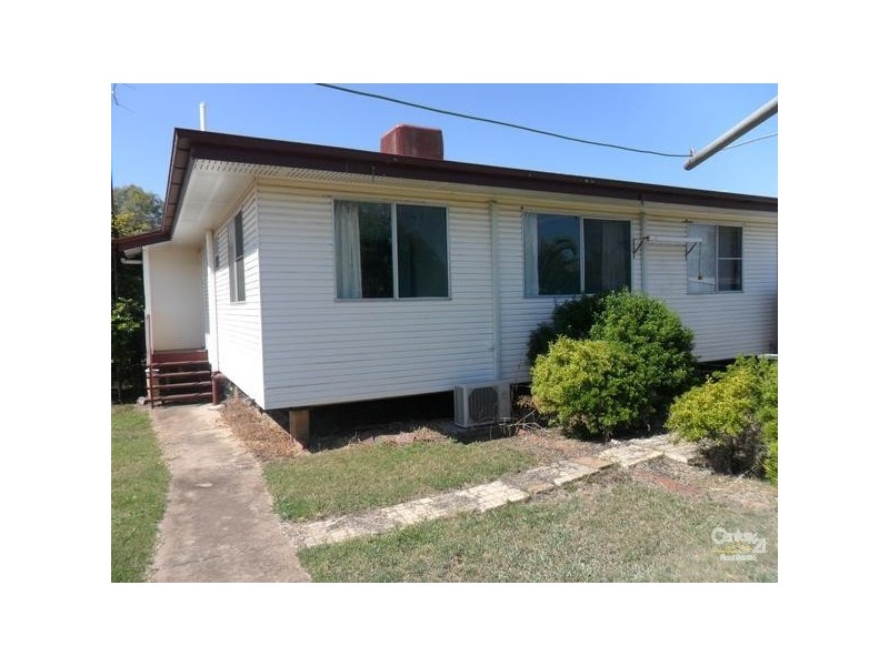 40 Bottletree Ave, Blackwater QLD 4717