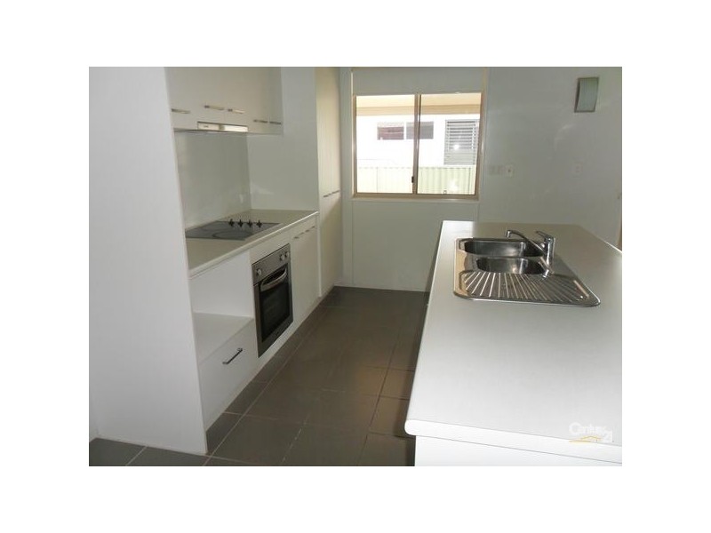 4 Deacon Street, Blackwater QLD 4717