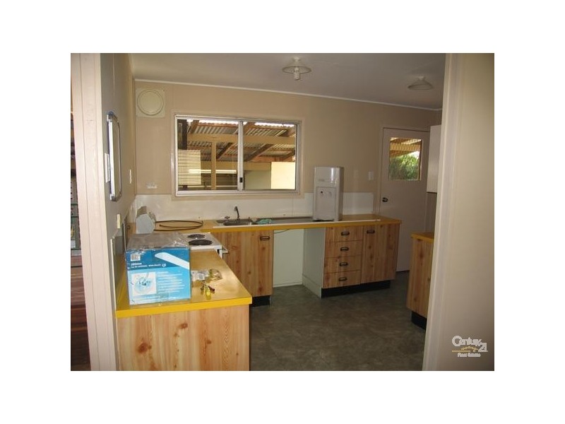 8 Lawless Street, Blackwater QLD 4717