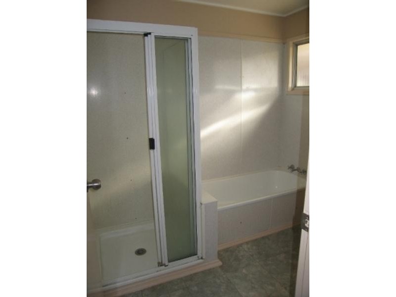 8 Lawless Street, Blackwater QLD 4717