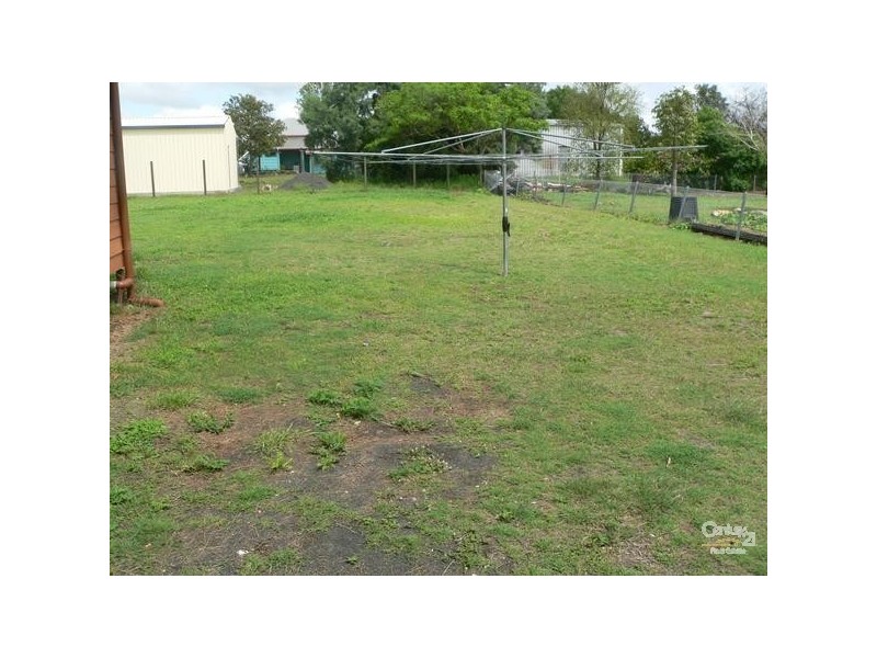 6 Bailey Street, Capella QLD 4723
