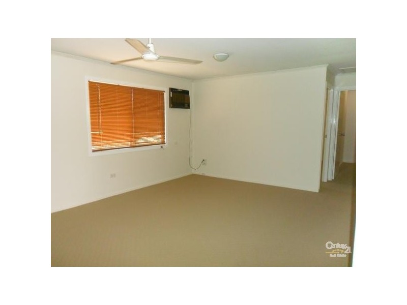 1 & 2 /17 Cedar Street, Blackwater QLD 4717