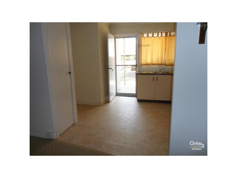 1 & 2 /17 Cedar Street, Blackwater QLD 4717