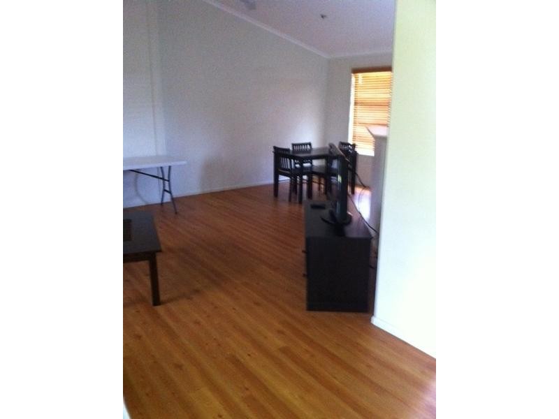 4b Burn Street, Capella QLD 4723