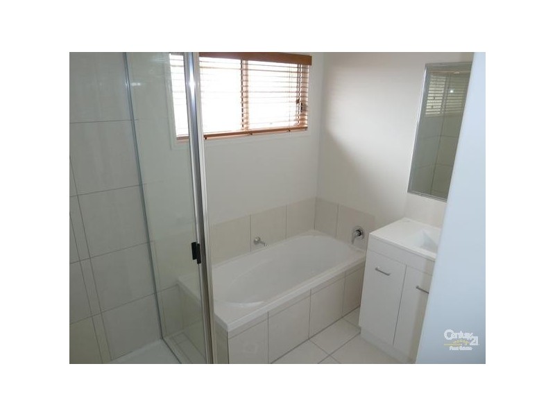 1/16 Pandanus Street, Blackwater QLD 4717
