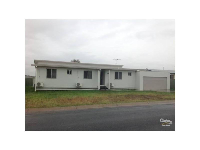 3 Summer Red Court, Blackwater QLD 4717