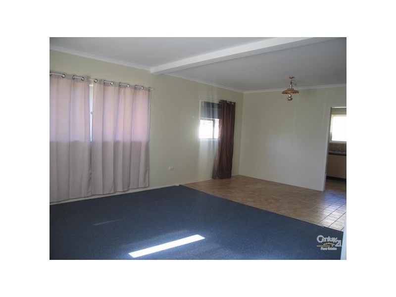 59 Arthur Street, Blackwater QLD 4717